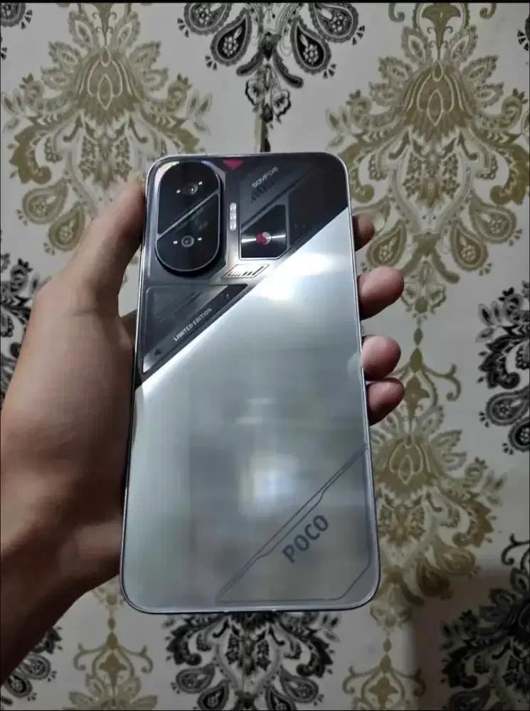 Poco f7 RAM 12/512