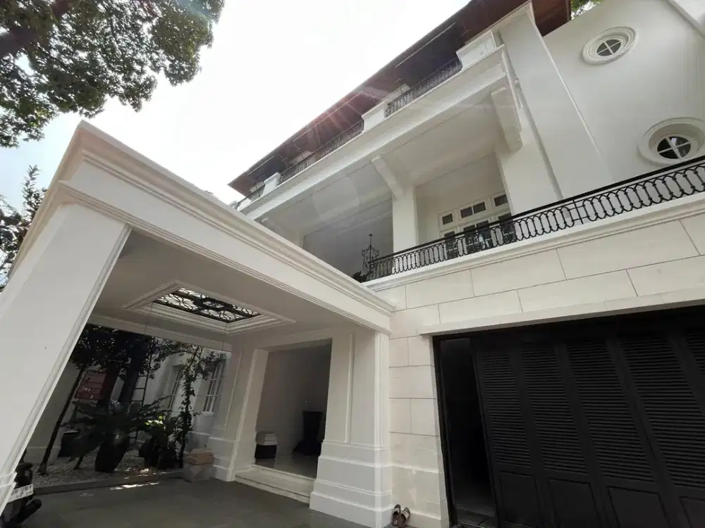 Rumah Mewah Dalam Perumahan di Mega kuningan Jakarta Selatan