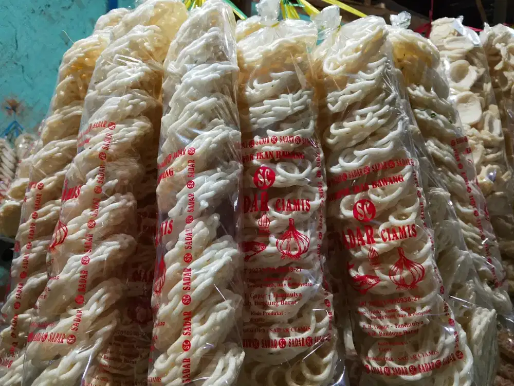 Kerupuk ikan bawang