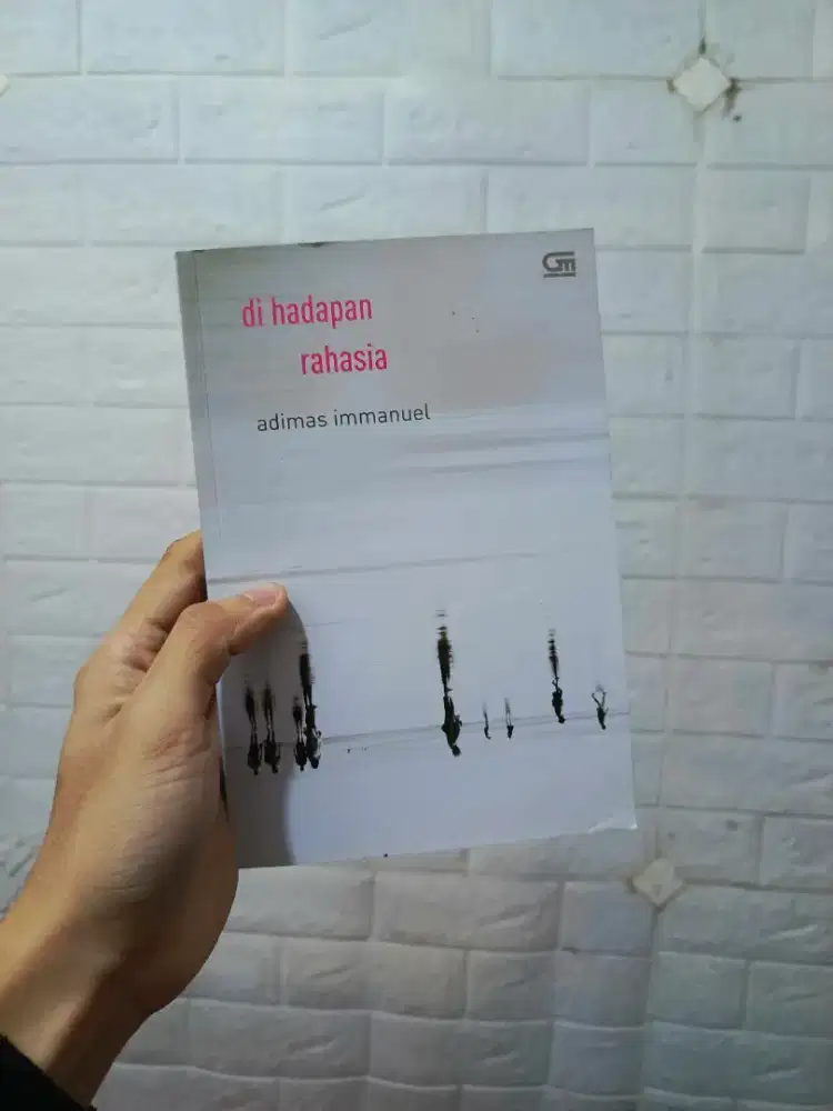 Buku Puisi - Di Hadapan Rahasia dan Suaramu Jalan Pulang Yang Kukenali