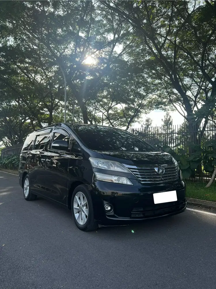 Toyota Vellfire 2010