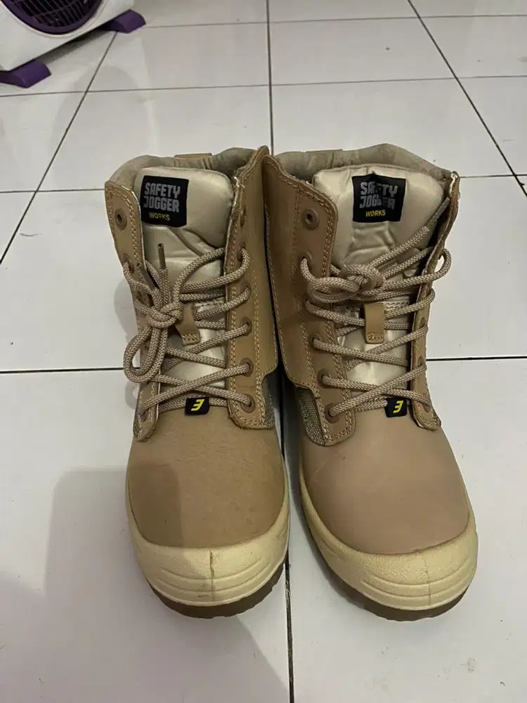 Sepatu Safety Jogger