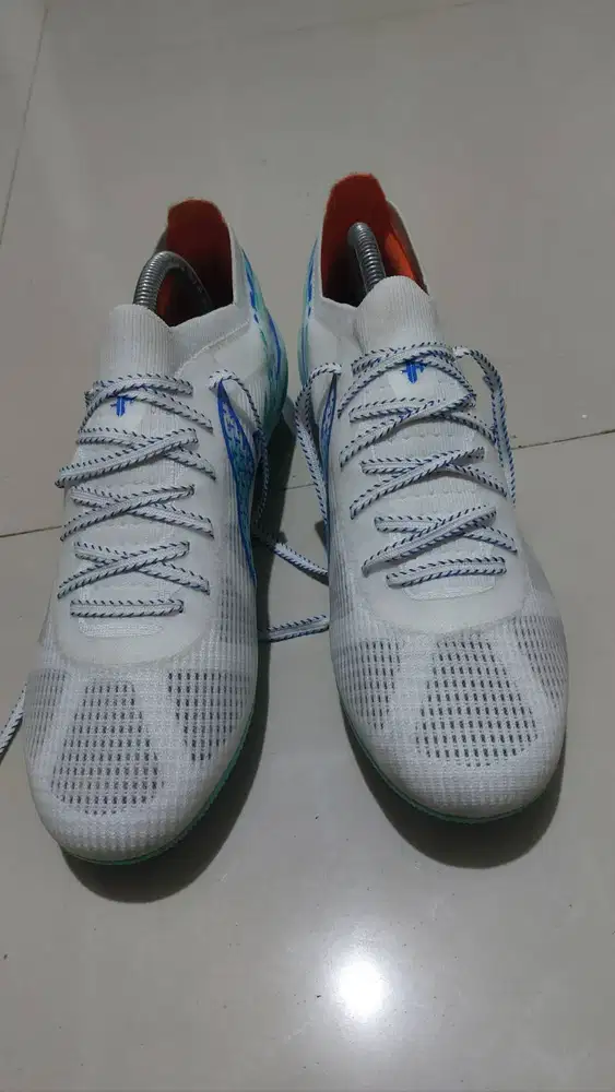 sepatu bola ortuseight