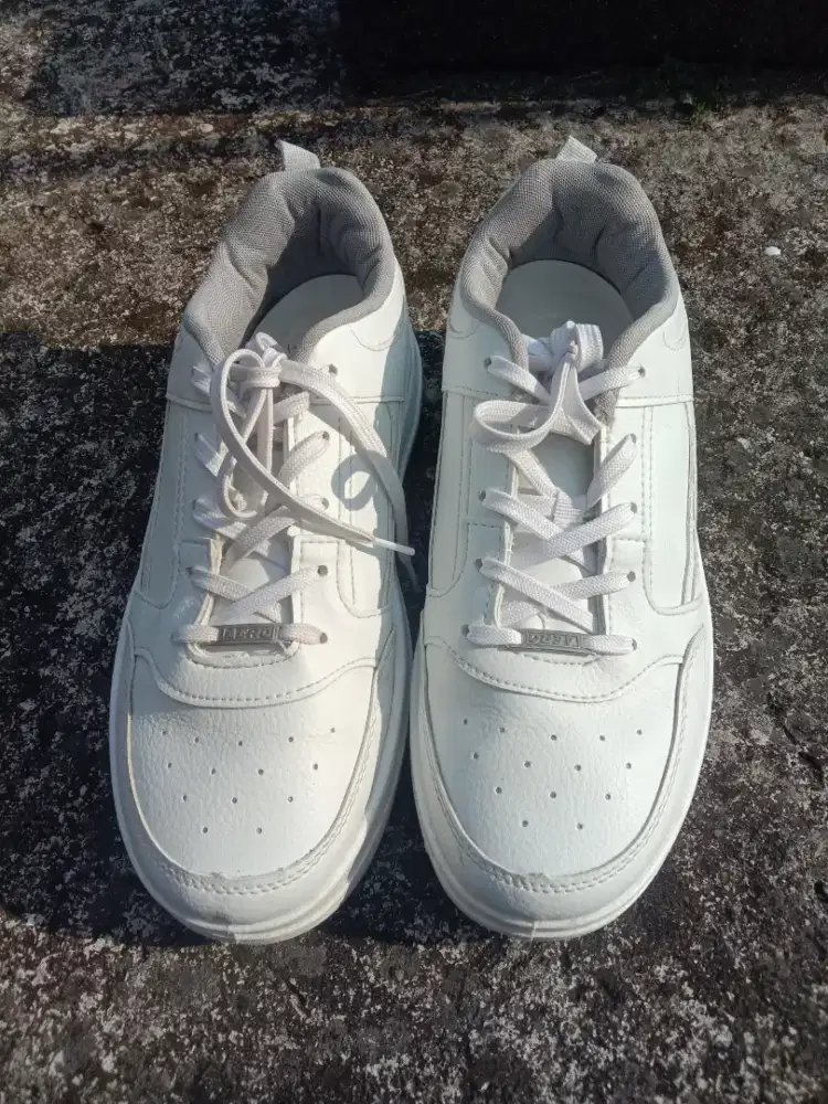 Sepatu Aerostreet