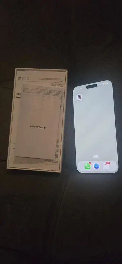 Iphone 16 promax 256 like new