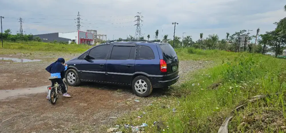 Chevrolet zafira warna biru