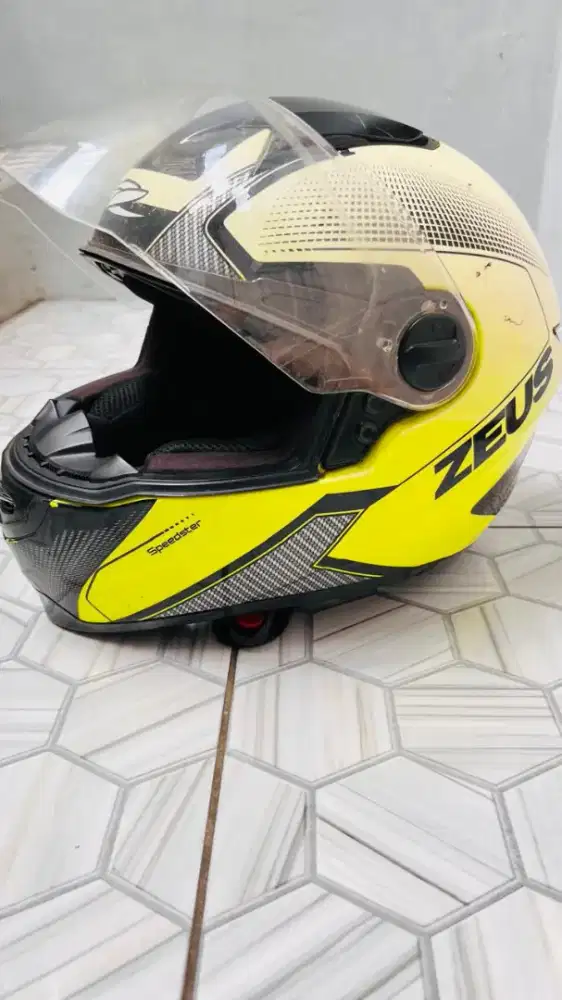 HELM ZEUS UK M/L MASUK