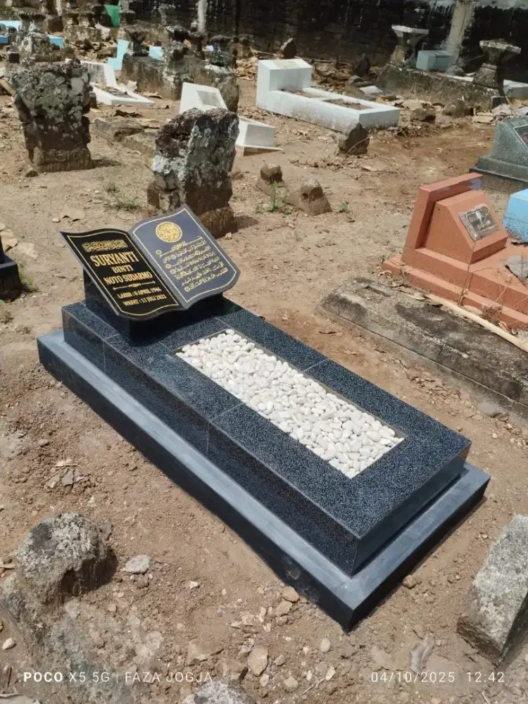 Kijing makam kijing kramik tugon buku