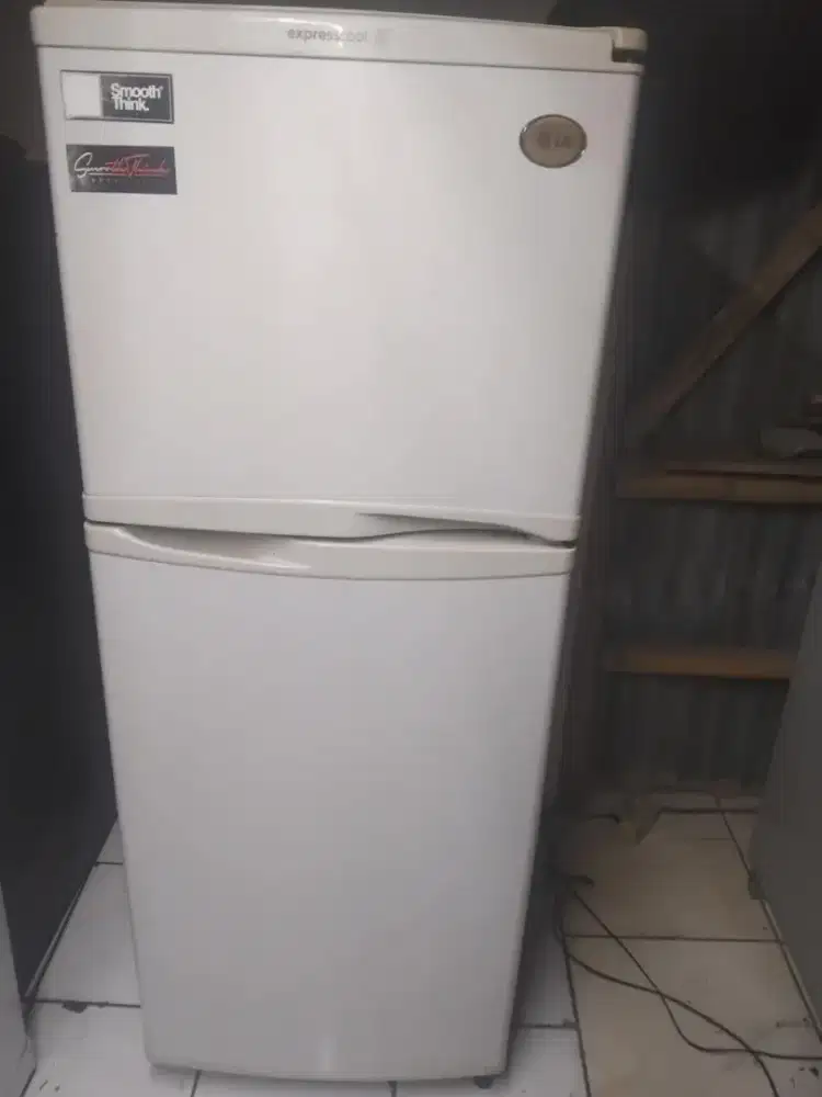 Kulkas  2 pintu LG