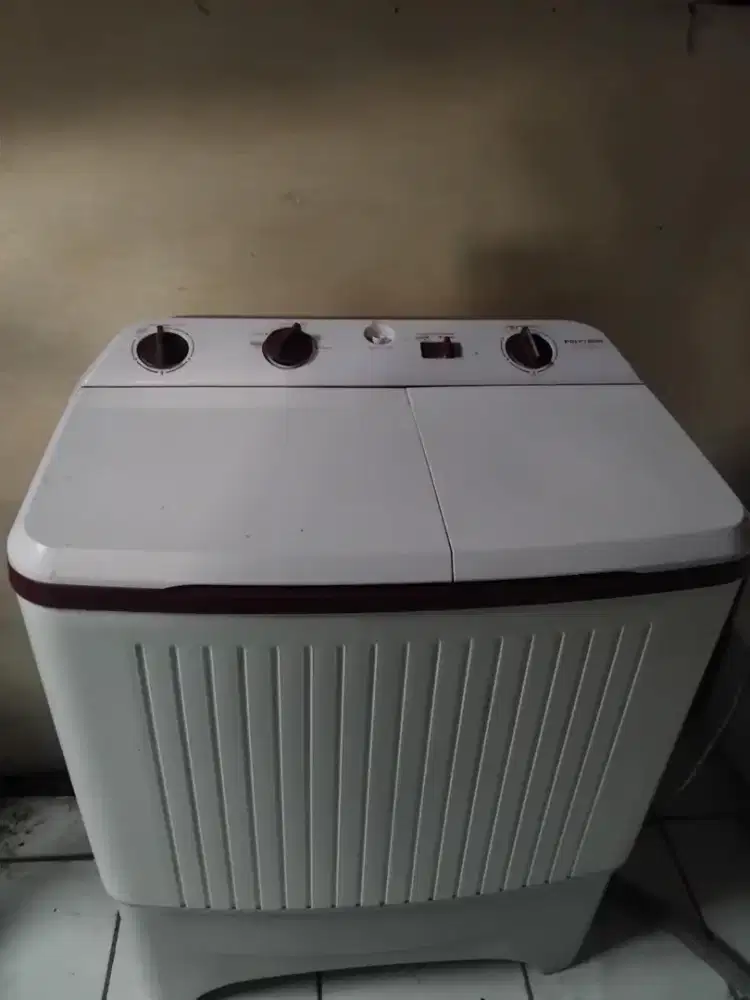 Mesin cuci 2 tabung merk POLYTRON 7KG