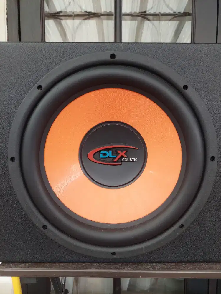 Jual subwoofer 12 inch mulus seperti baru merk dlx coustic