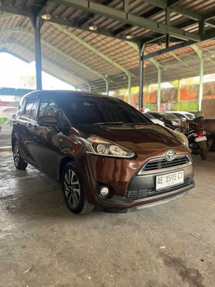 TOYOTA SIENTA V 2016 MATIC