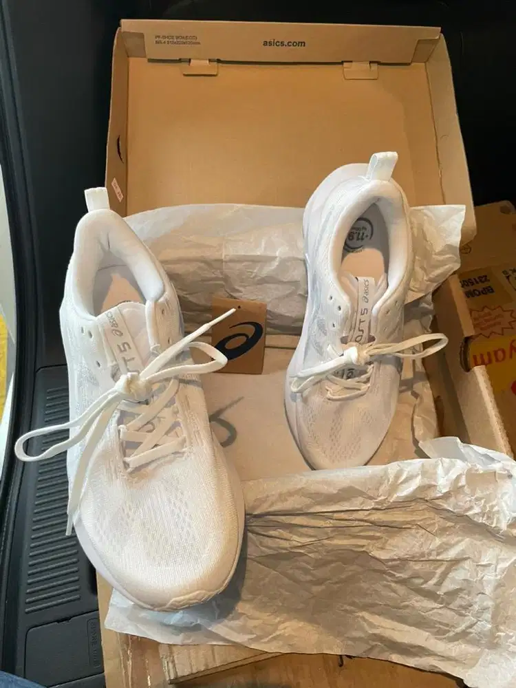 ASICS NOVABLAST 5 WHITE GREY BNIB
