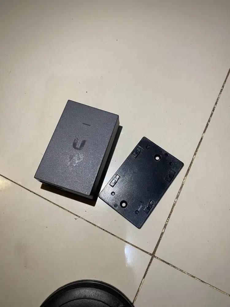 Ubiquiti PoE Injector Model POE-24-AF5X Adaptor Gigabit 1000 Mbps