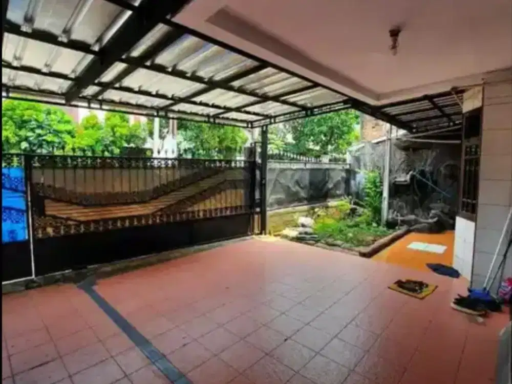 DISEWAKAN RUMAH STRATEGIS PINGGIR JALAN RAYA, PEKAPURAN TAPOS DEPOK