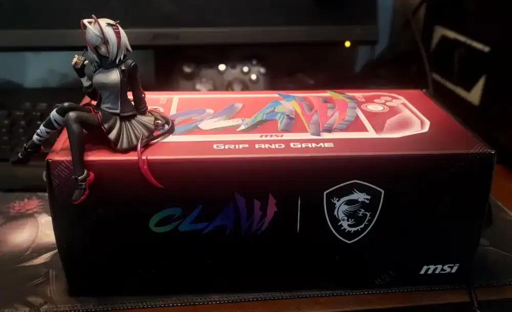 MSI CLAW A8 PC GAMING HANDHELD
