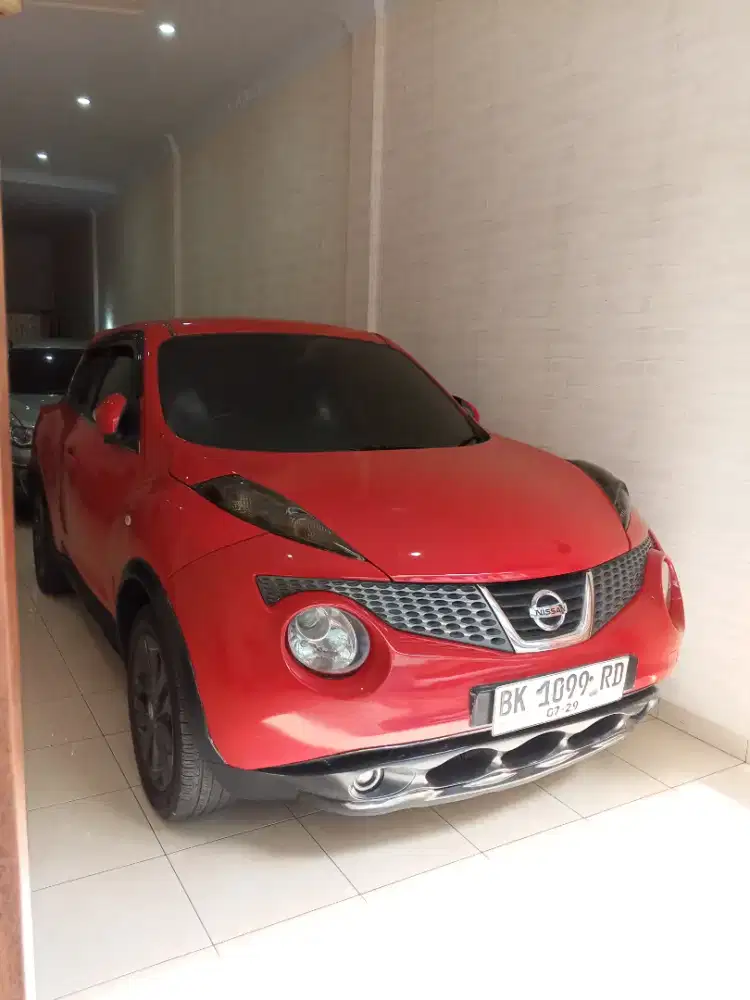 NISSAN JUKE RX RED INTERIOR A/T 2014