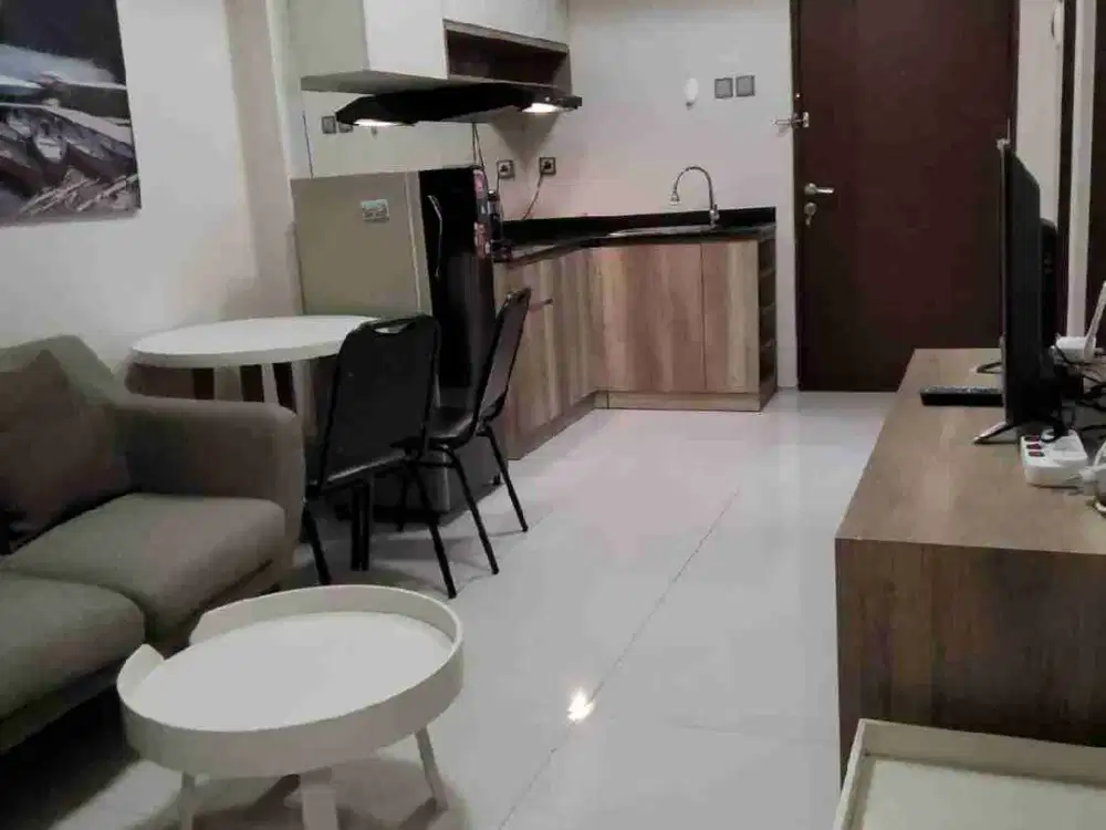 disewakan. apartement Marvel Linden 2 br furnish ada 3 ac 2 kasur sofa kitchenset view Utara siap pakai