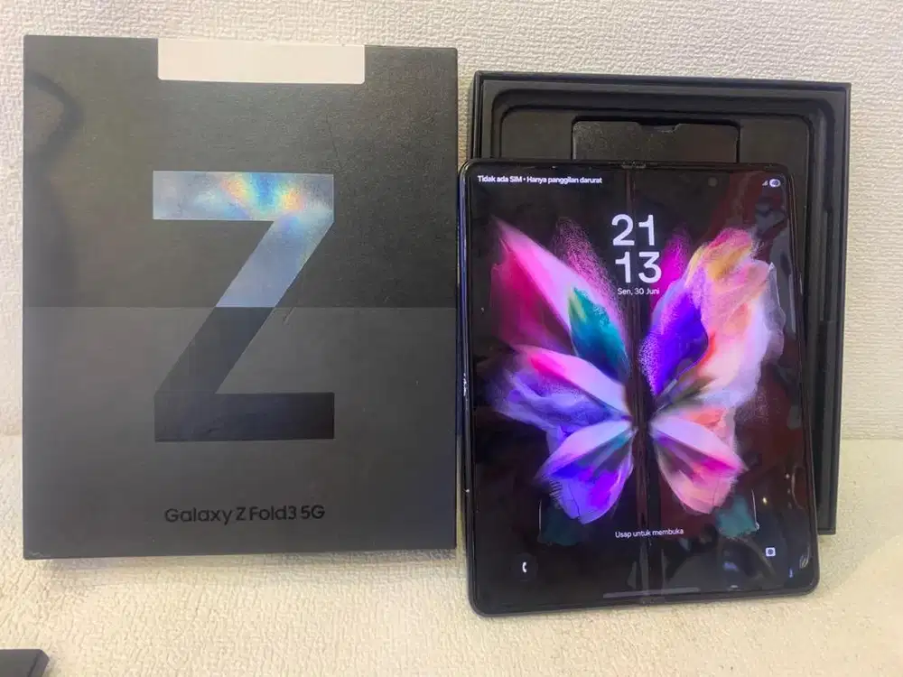 Samsung z fold 3 12/512gb