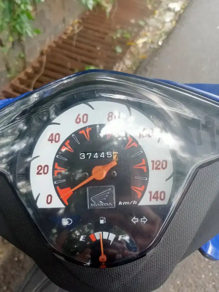 Beat 2012 pajak idup, komplit, stater, ban oke Speedo aktif