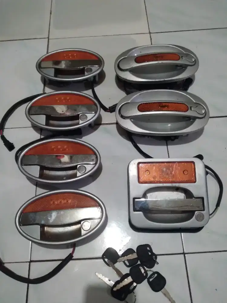 Handel pintu mobil
