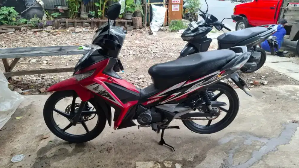 Motor Honda supra x 125