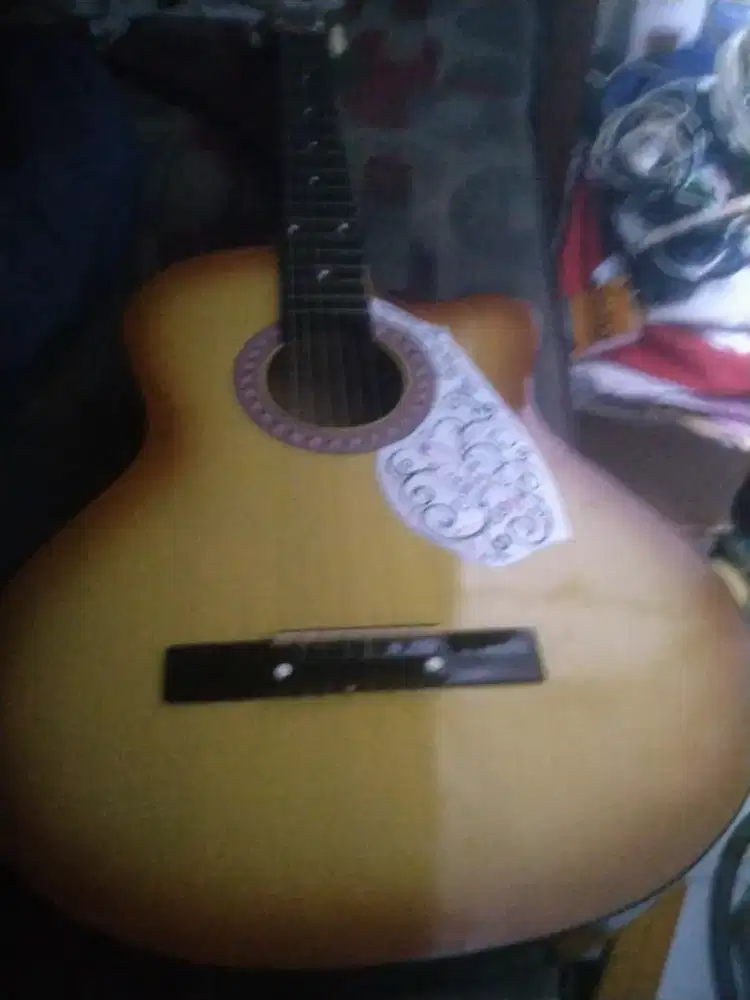Gitar bass masih bagus normal siap pakai