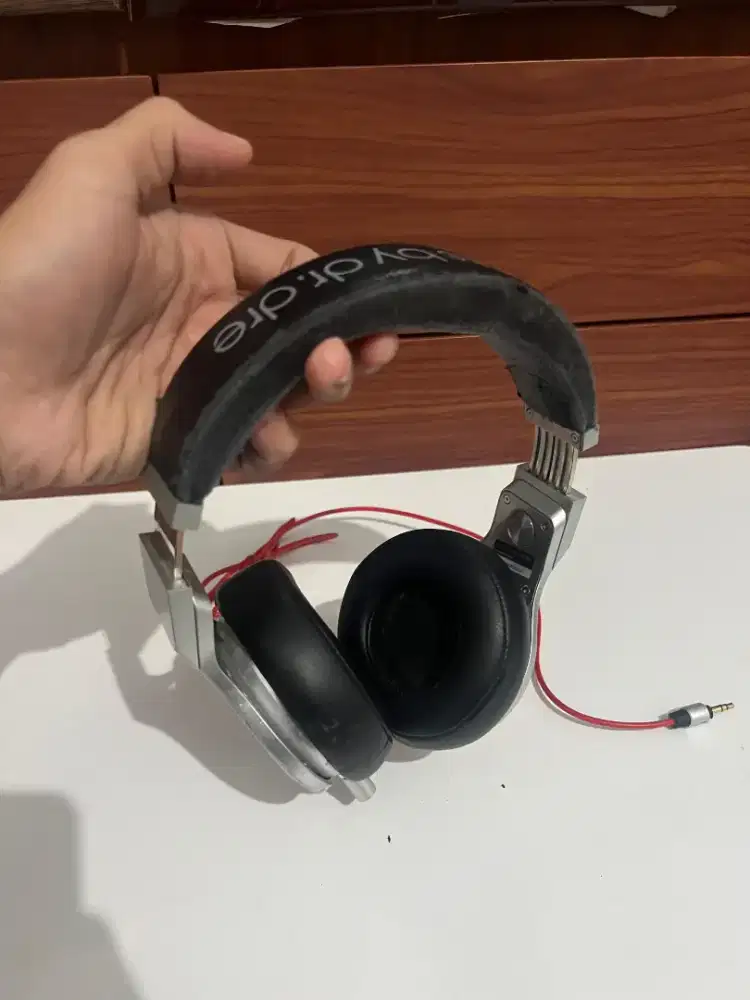 Headphone beats by Dr. dre