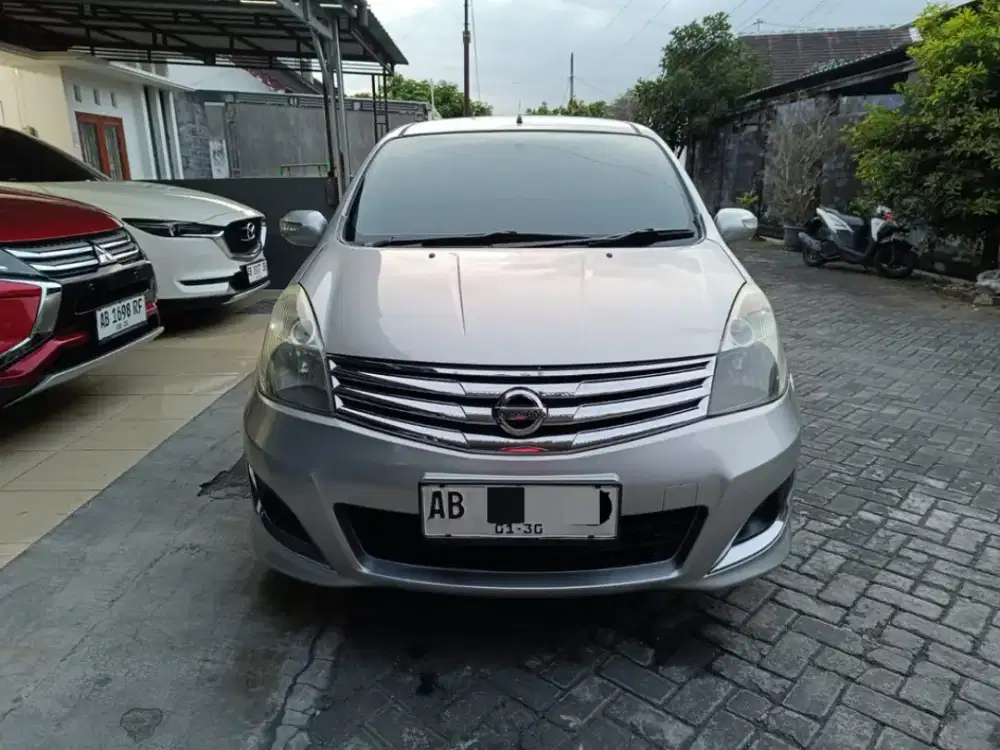 Dijual Grand Livina matic 2013