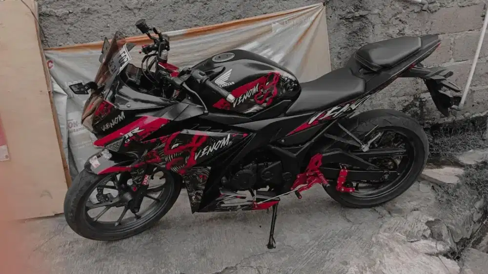 Jual motor cbr 150 r tahun 2020