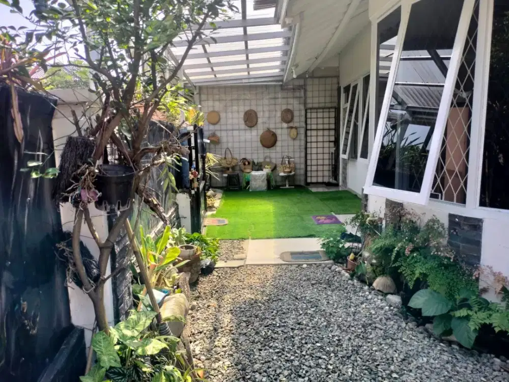 Sewa Rumah Luas di Antapani Komplek Nyaman dekat Terminal Lokasi Srategis | LA158