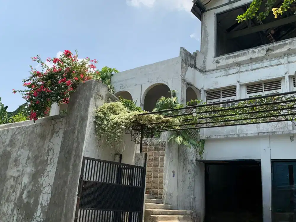 Rumah VIEW BAGUS 2 lantai  di Cinere.