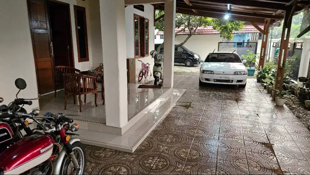 Rumah Nyaman Halaman Luas Dan Usaha Kost2an