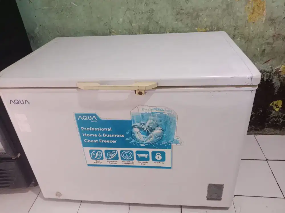 Jual freezer box kapasitas 400 liter merk AQUA