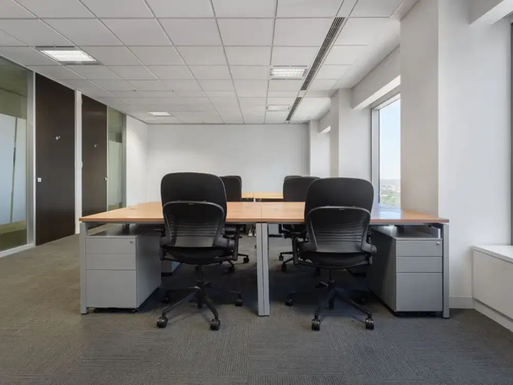 Akses satu harga ke ruang kantor profesional untuk 5 orang di Regus Sinarmas Land Plaza Tower 1