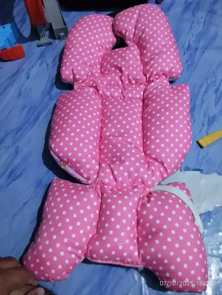 Senderan bantal bayi