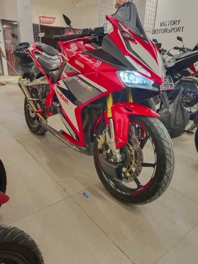 Honda CBR 250RR Tipe ABS 2017 Warna Merah CBR250RR CBR250 250 RR CC SE