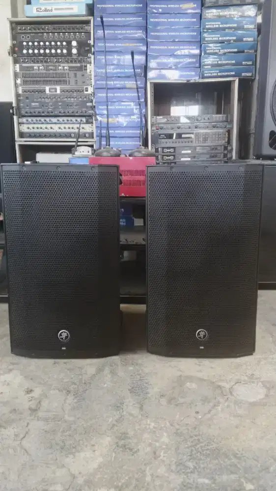 Mackie thump th12 1300 watt