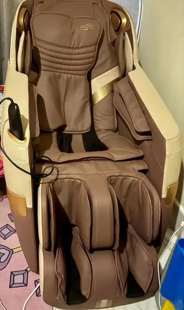 Full Body Massage Chair for Sale – Excellent Condition