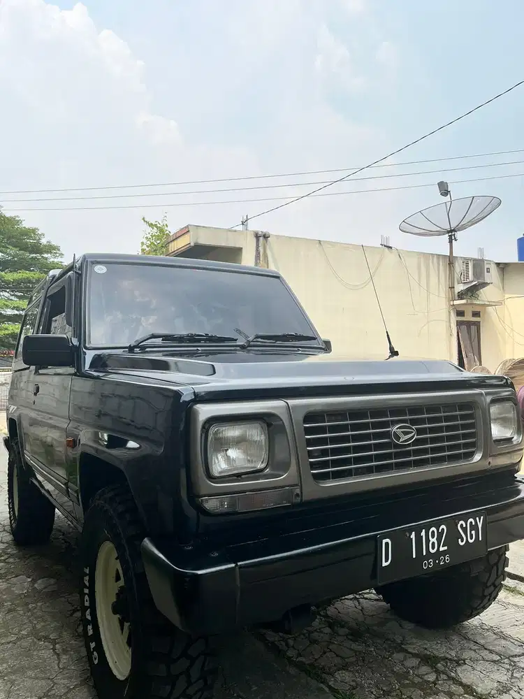 Daihatsu Feroza Megatop 1995 Bensin