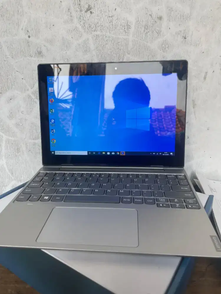 Laptop Lenovo Ideapad D330