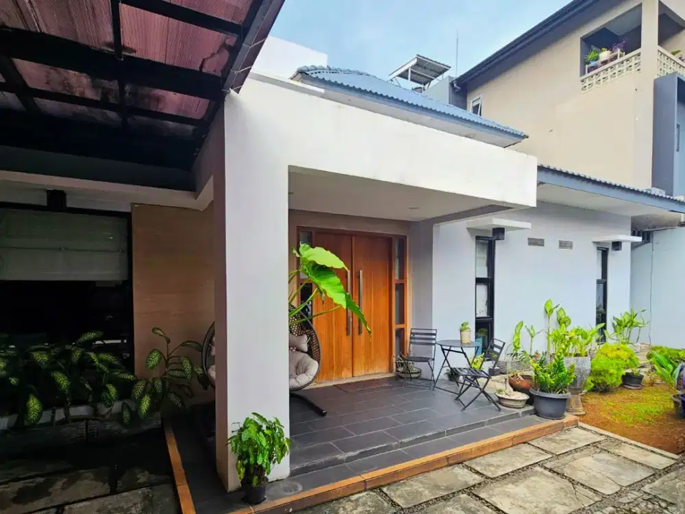 Rumah Dijual Cilandak. Terawat, Dekat One Bell Park. SUPER NEGO