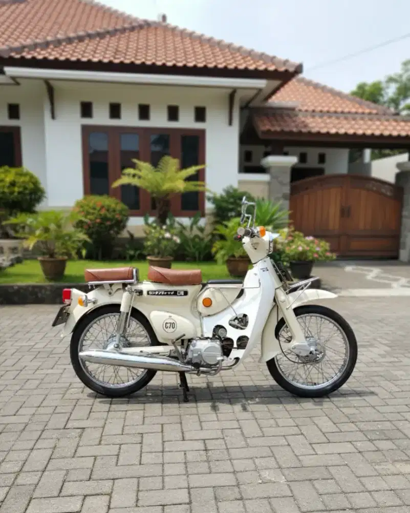 Honda C70 Classic SuperCup