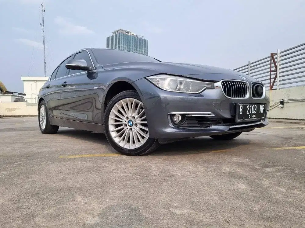 BMW 320i F30 type Luxury Line (Tertinggi) th 2016/15,,masih gress gan!