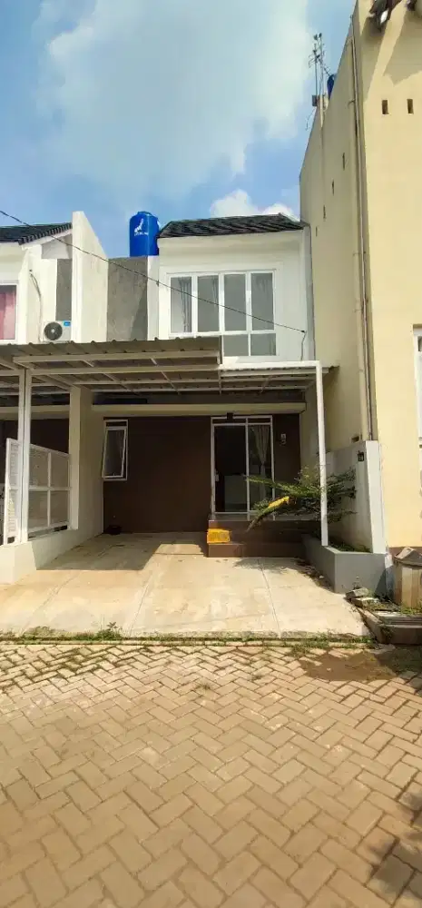 Disewakan rumah bebas banjir bangunan baru