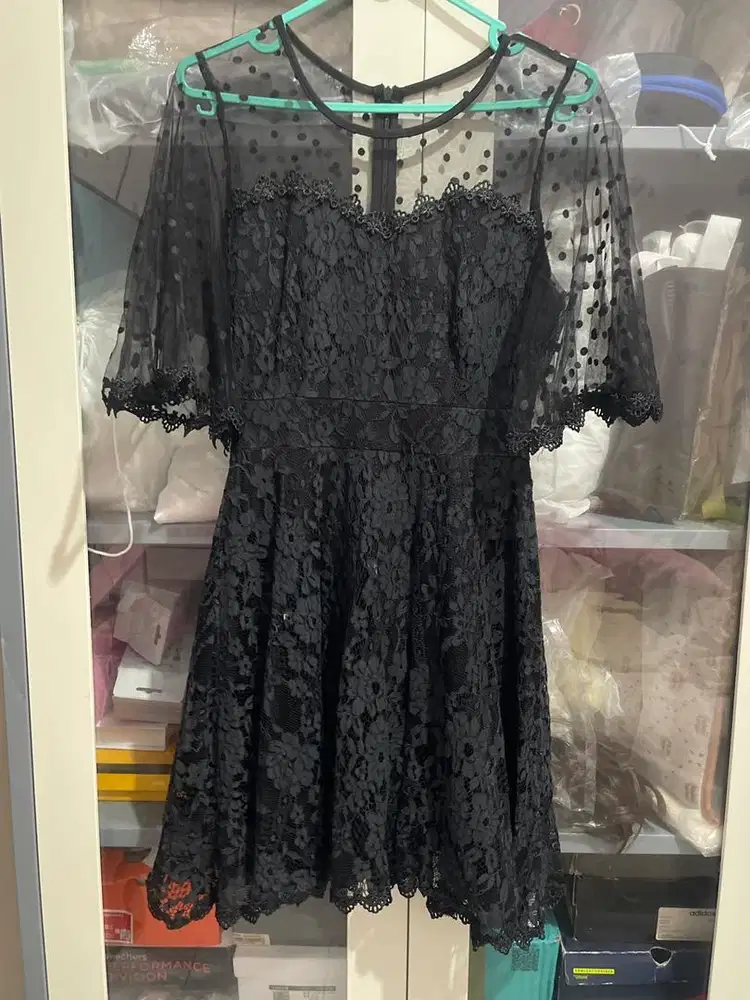 Dress hitam midi brukat