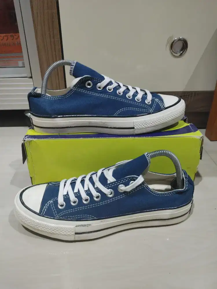 Sepatu Converse biru preloved size 41