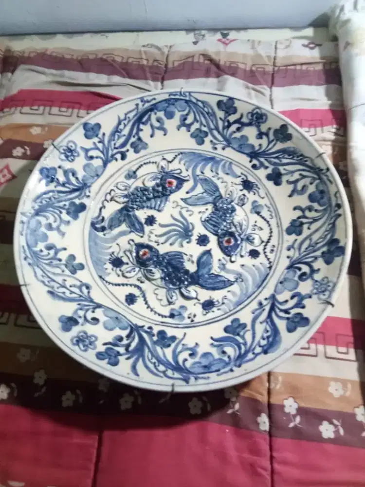 Piring ikan mata merah