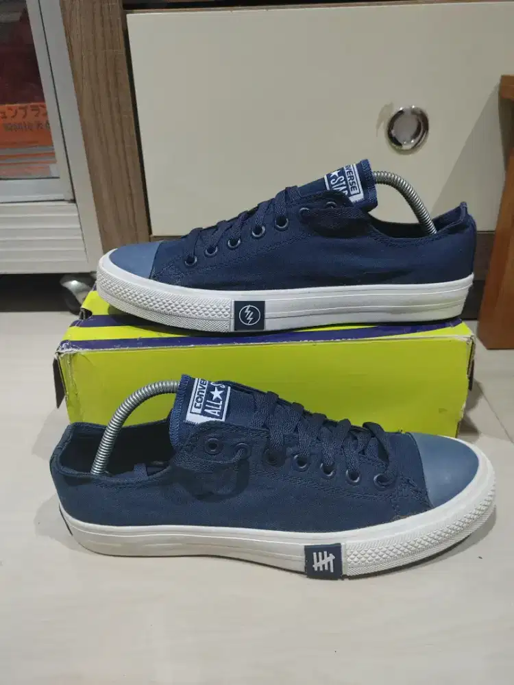 Sepatu Converse navy preloved size 43