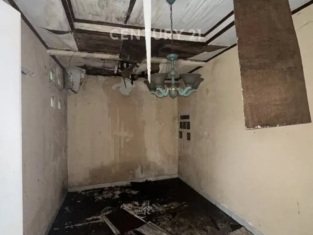 Rumah Besar Di Cluster Dago Butuh Renovasi